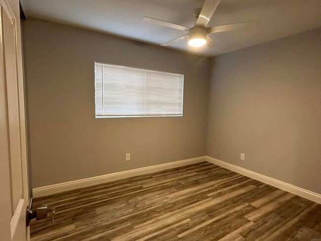 Building Photo - ***Available Now***  4 bedroom, 2 bath hom...