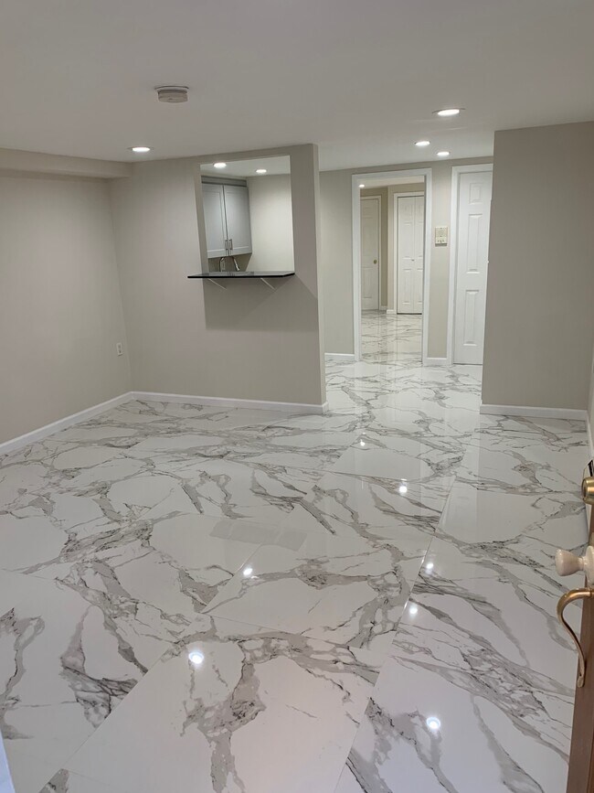LIVINGROOM - 9924 67th Ave
