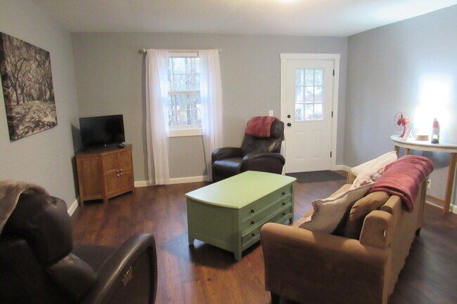 Building Photo - 57 Drowsy Ln
