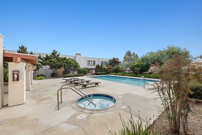 Building Photo - 5430 Linda Vista Rd