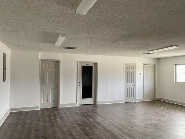 Building Photo - 812 Elma G Miles Pkwy