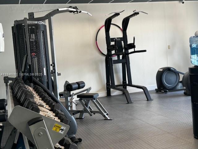 Building Photo - 9100 W Bay Harbor Dr