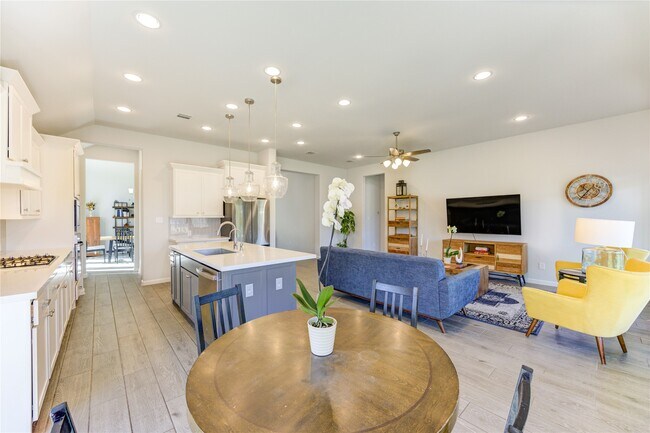 Building Photo - 6027 Painted Plains Ln