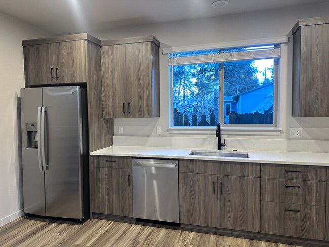 Building Photo - BRAND NEW 2 Bedroom - Available 5/5