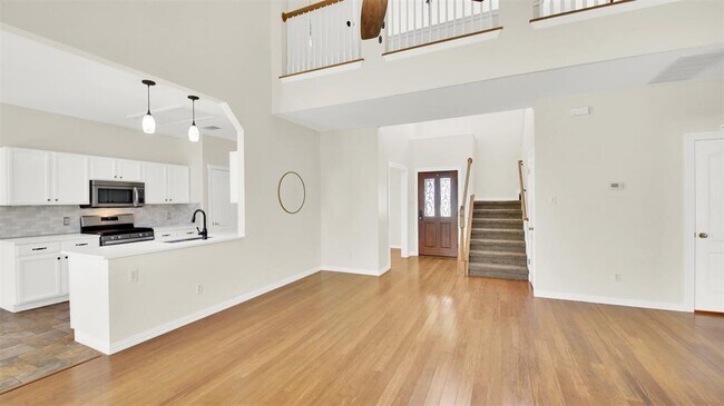 Building Photo - 1613 Country Squire Dr