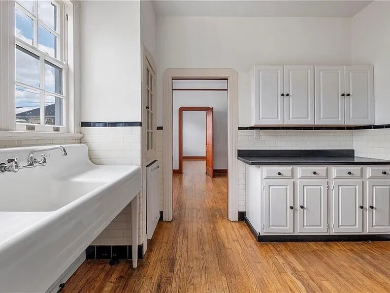 Kitchen - 2820 Dublin St