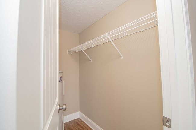 Building Photo - 325 Landrum Pl