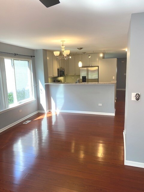Building Photo - 2468 Hillsboro Ln