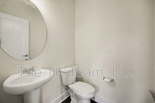 Building Photo - 2712 Grand Union Way