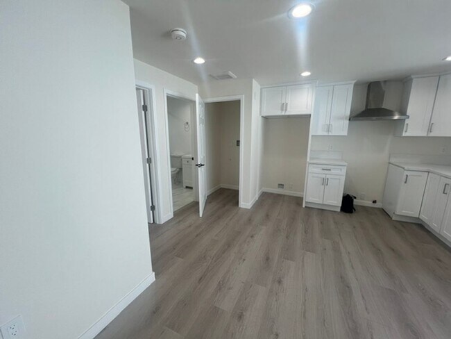 Building Photo - 7317-7321 Garden Grove Avenue