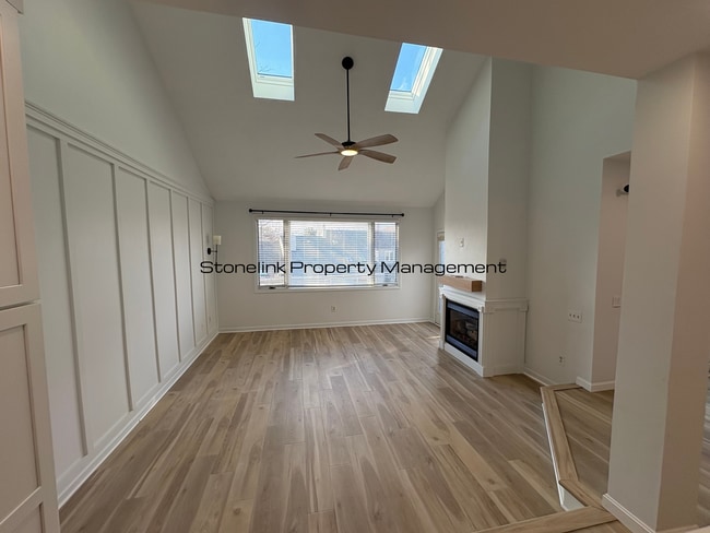 Building Photo - Fully Redesigned Townhouse Style Condo For Rent in Desirable Louisquisset Community!