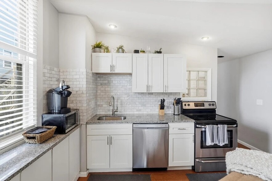 Building Photo - 535 Klotter Ave