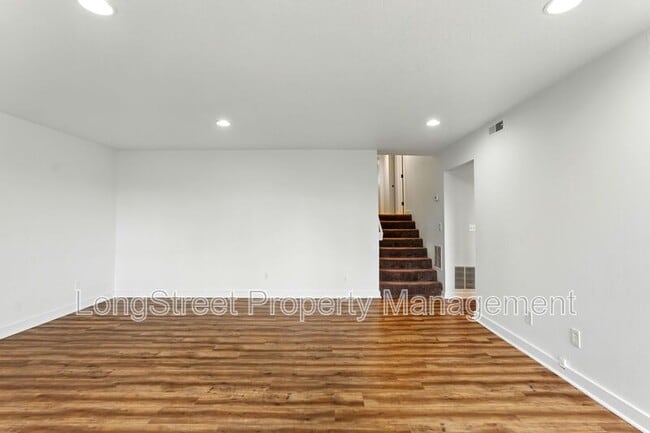 Building Photo - 48 Eagle Crest Dr