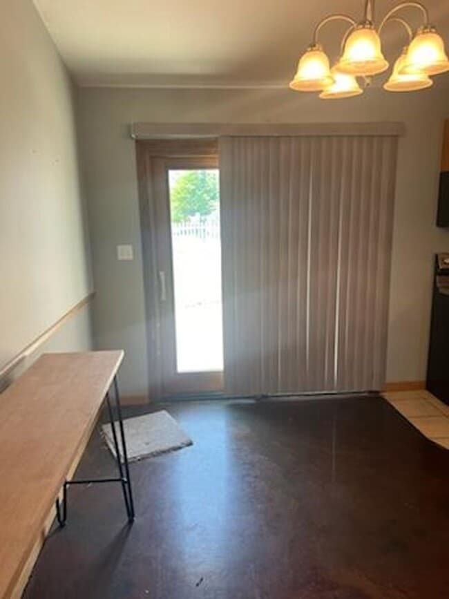 Building Photo - Highland Golf  Course Rental