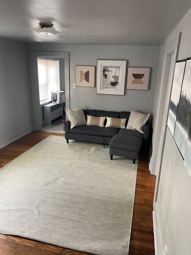 Building Photo - Charming 3BR Apt in Johnson City