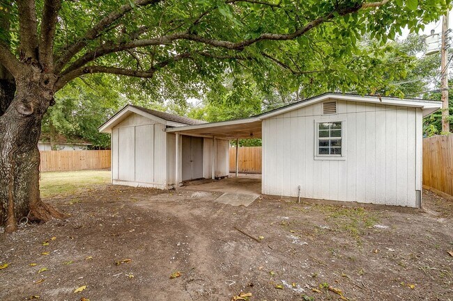 Building Photo - 3812 Linkwood Dr