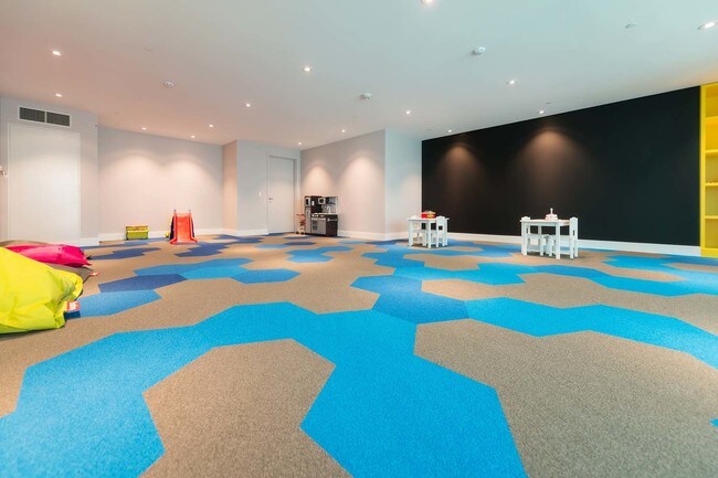 Building Photo - Stunning LUMINA Condo with Bay Views