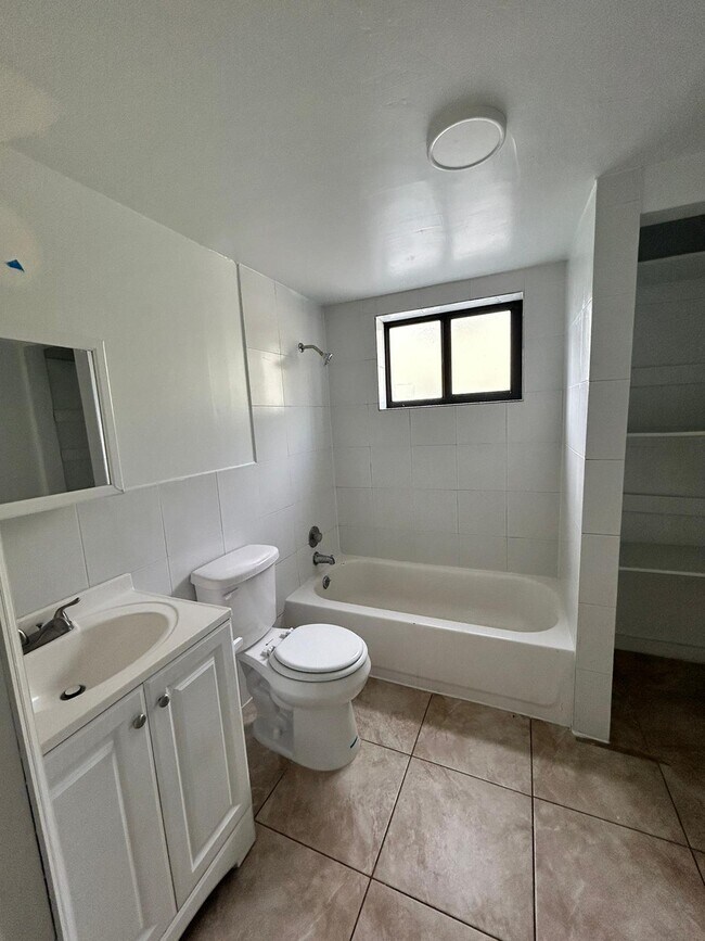 Building Photo - WEJ 13550 LLC - 18257
