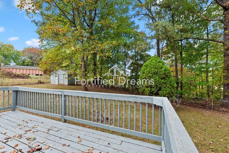 Building Photo - 1806 Heilwood Dr