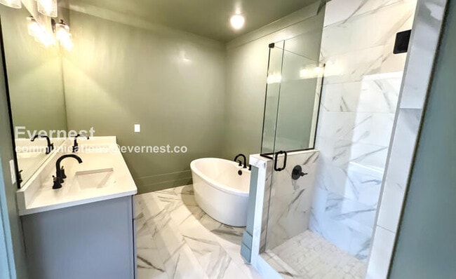 Building Photo - 174 Lynda Cir