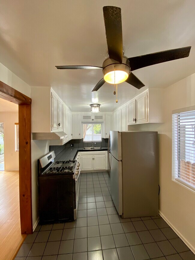 Kitchen / Living Room - 20 20th Ave