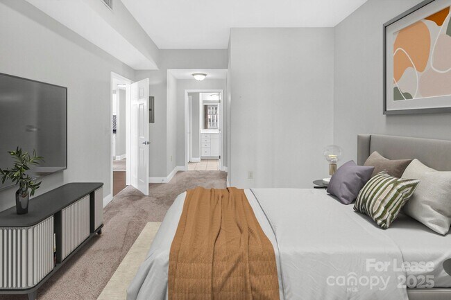 Building Photo - 300 W 5th St