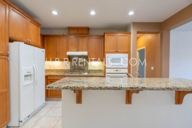 Building Photo - Charming 3-Bed, 3-Bath with 2,037 Sq Ft of Comfort in Mountain House!