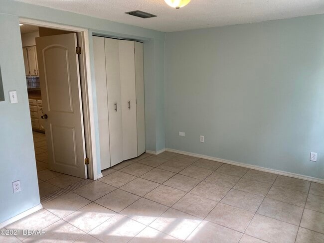 Building Photo - 420 Miriam Ave