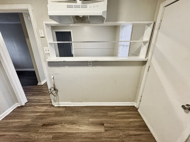 Building Photo - 4130 Pikes Peak Ave