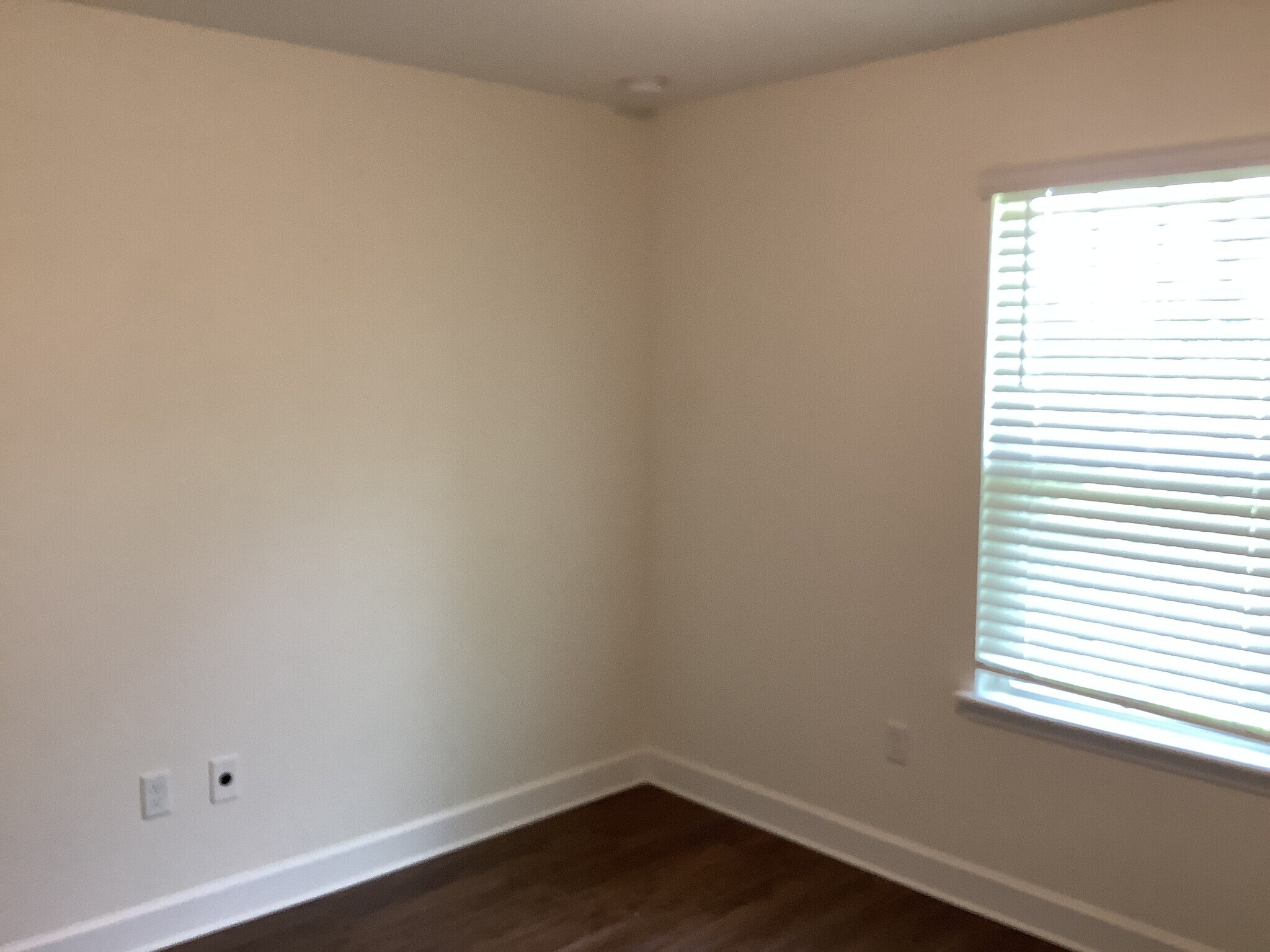 Building Photo - 8668 Highfield Ave