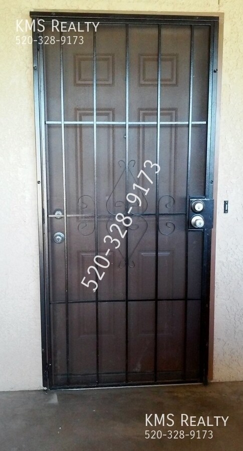Building Photo - 1577 W Aztec Ct