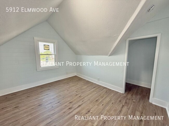 Building Photo - 5912 Elmwood Ave