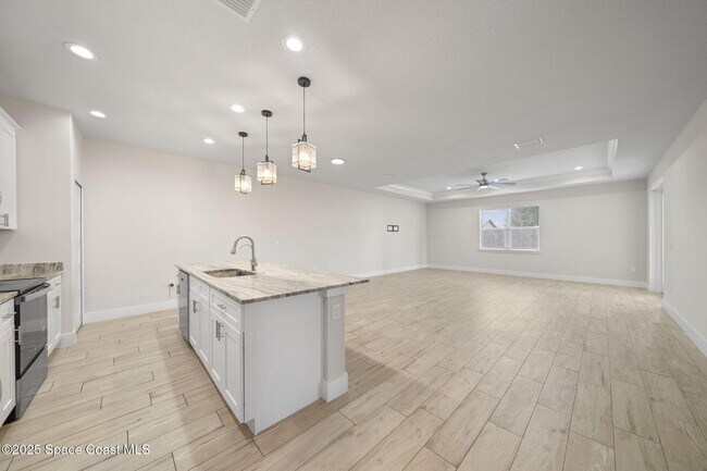 Building Photo - 434 Borraclough Ave