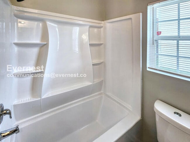 Building Photo - 476 Dove Way