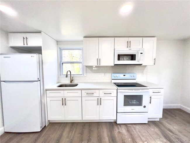 Building Photo - 254 Wixon Pond Rd