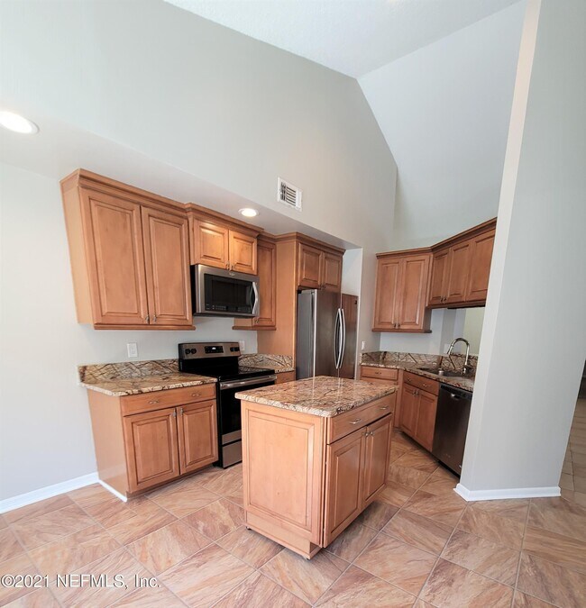 Building Photo - 8379 Chason Rd W