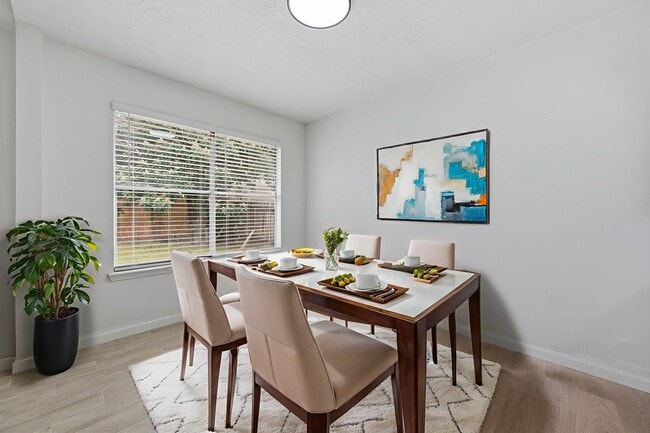 Building Photo - 7618 Breda Dr