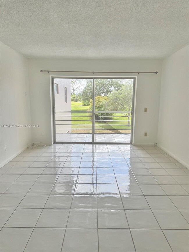Building Photo - 2495 SW 82nd Ave