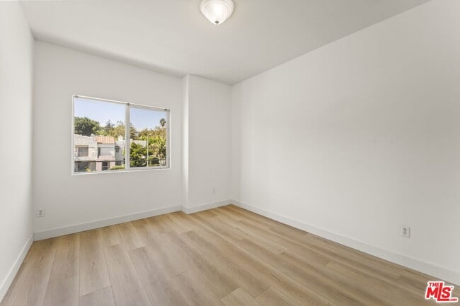 Building Photo - 12375 Osborne Pl