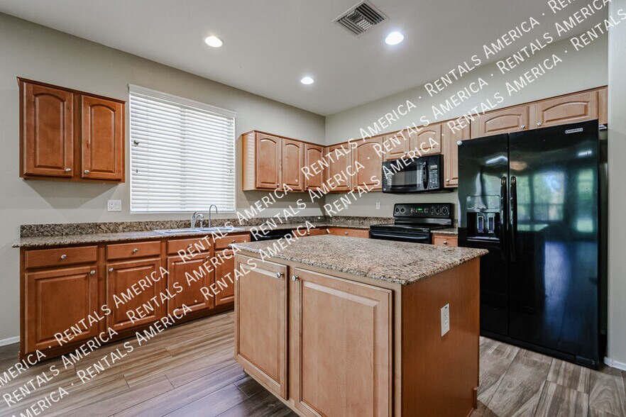 Building Photo - 3382 E Roadrunner Dr