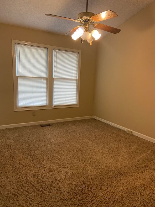 Building Photo - York County Townhouse Rental