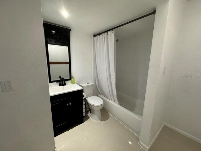 Building Photo - 2699 Seville Blvd