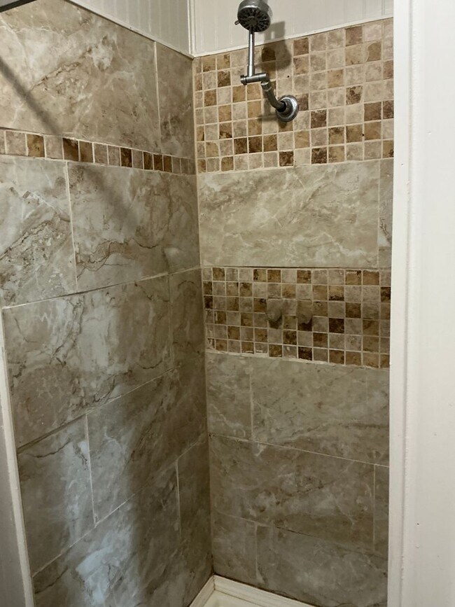 Building Photo - Fox Property Services