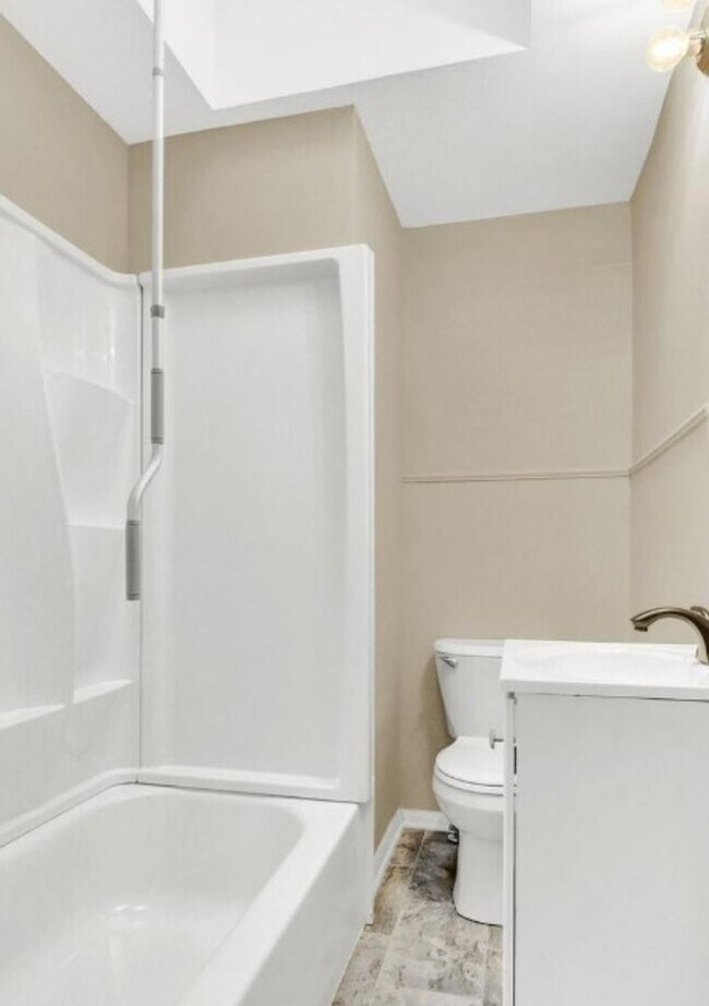 Building Photo - Charming 2 Bedroom, 1 Bath Home in Steelto...