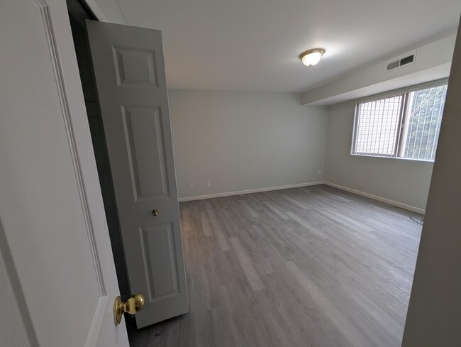 Building Photo - 41034 Rose Ln