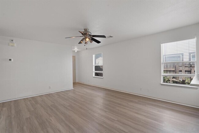 Building Photo - 16225 Hamilton Point Cir