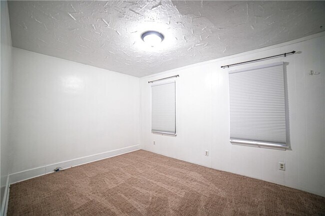 Building Photo - 1108 Highland St