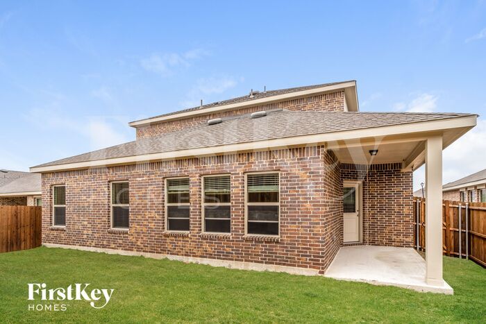 Building Photo - 1045 N Churchill Dr