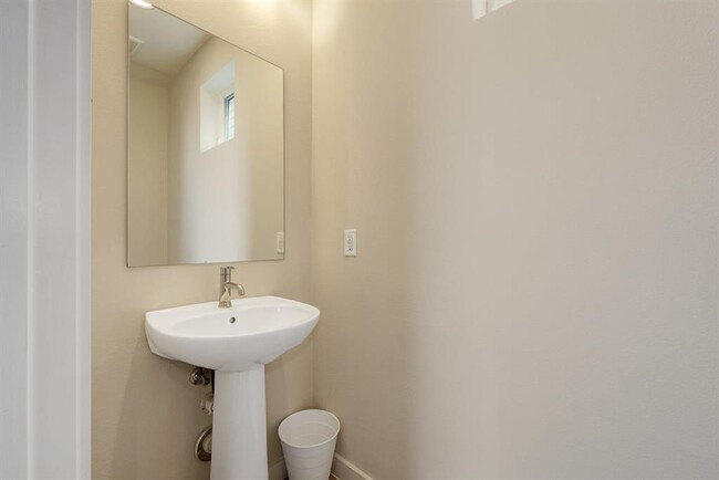 Building Photo - 3108 Aldwyche Dr