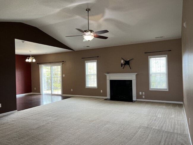 Building Photo - 111 Cavalier Dr